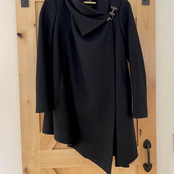 BLACK COAT. ALLSAINTS. Asymmetric shape. Coat & Jacket - Picture 5 of 8